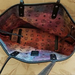 AUTHENTIC 🌸GALAXY MCM HANDBAG 🌸AND WRISTLET!!!